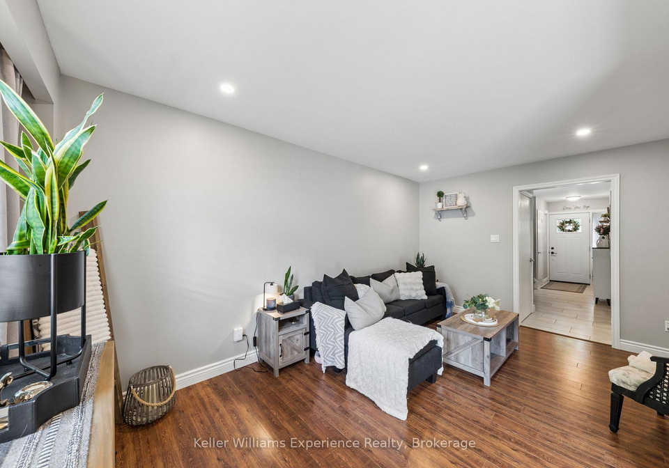 2-bernick-drive-barrie-ontario-s13587782
