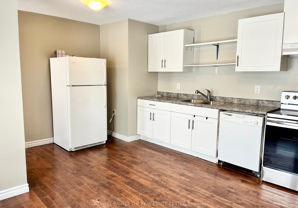 11-chaucer-crescent-barrie-ontario-s13590654