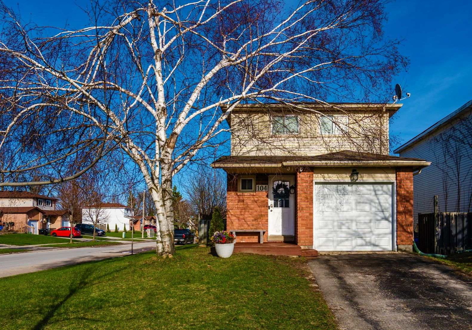 104-hickling-trail-barrie-ontario-s13591030