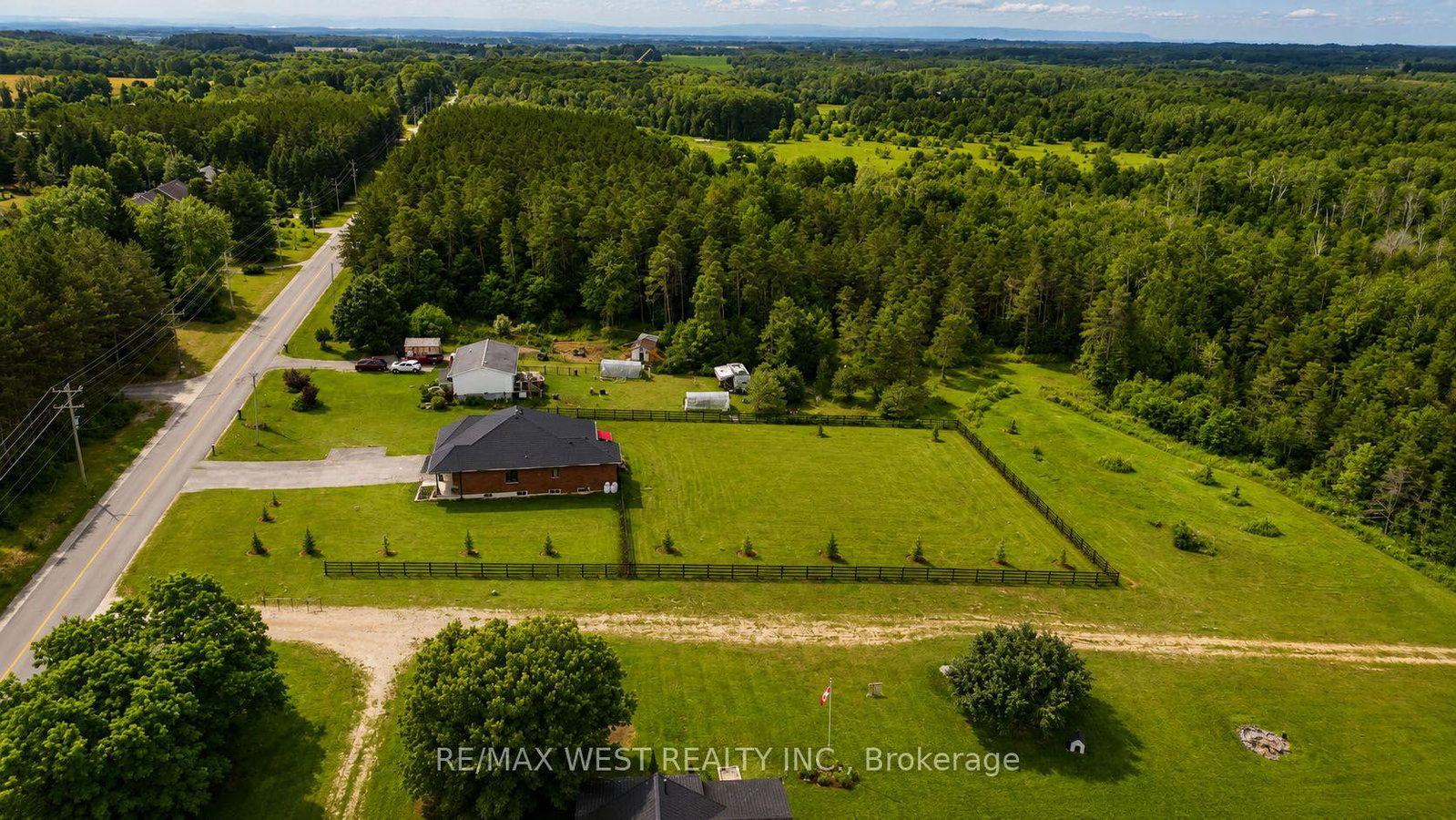 4098-concession-12-sunnidale-road-clearview-ontario-s13594116