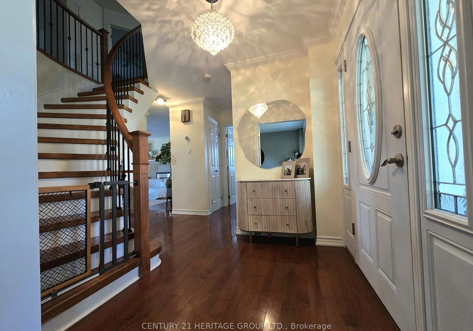 163-fox-run-barrie-ontario-s13595644
