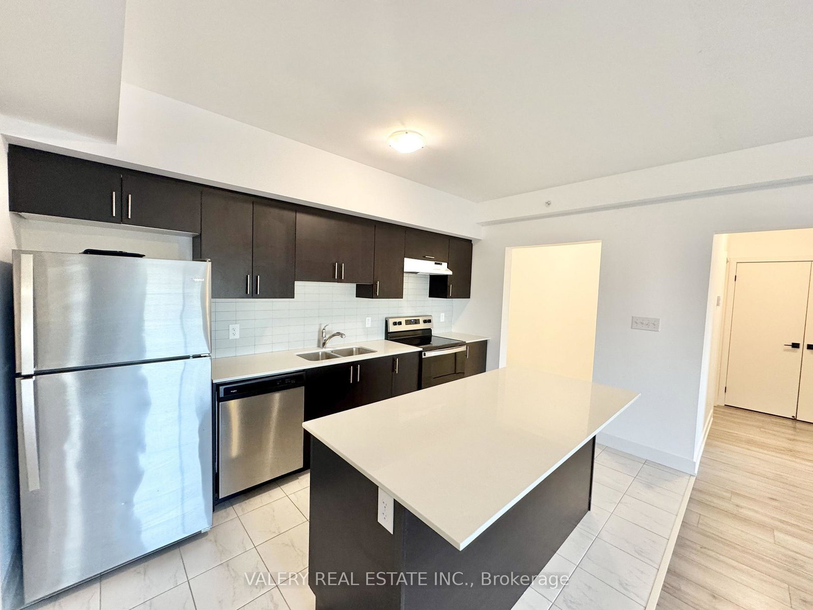 10-culinary-lane-barrie-ontario-s13602954