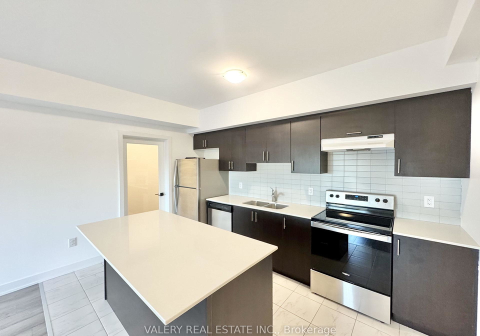 10-culinary-lane-barrie-ontario-s13602954