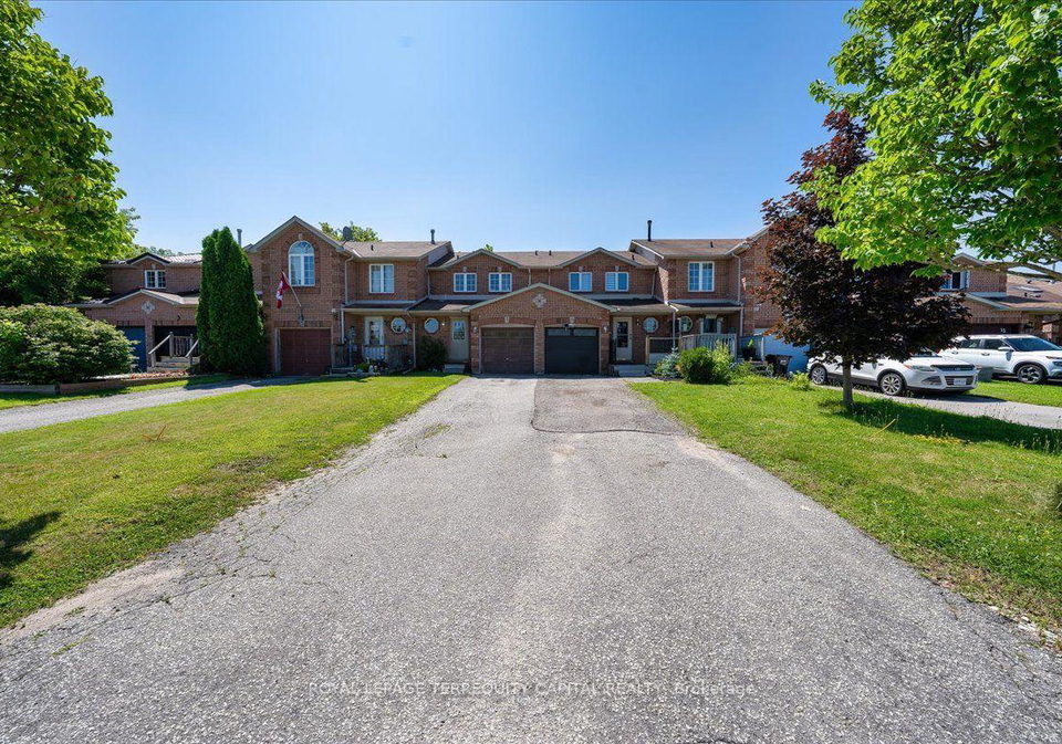 9-seymour-crescent-barrie-ontario-s13603248