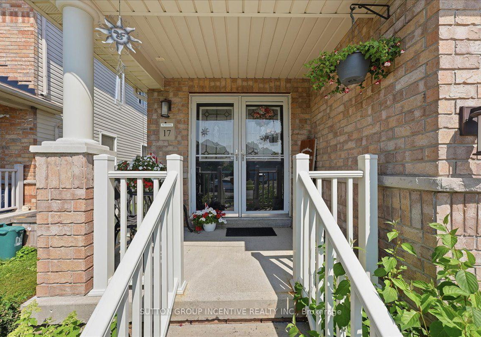 17-white-crescent-barrie-ontario-s13607466