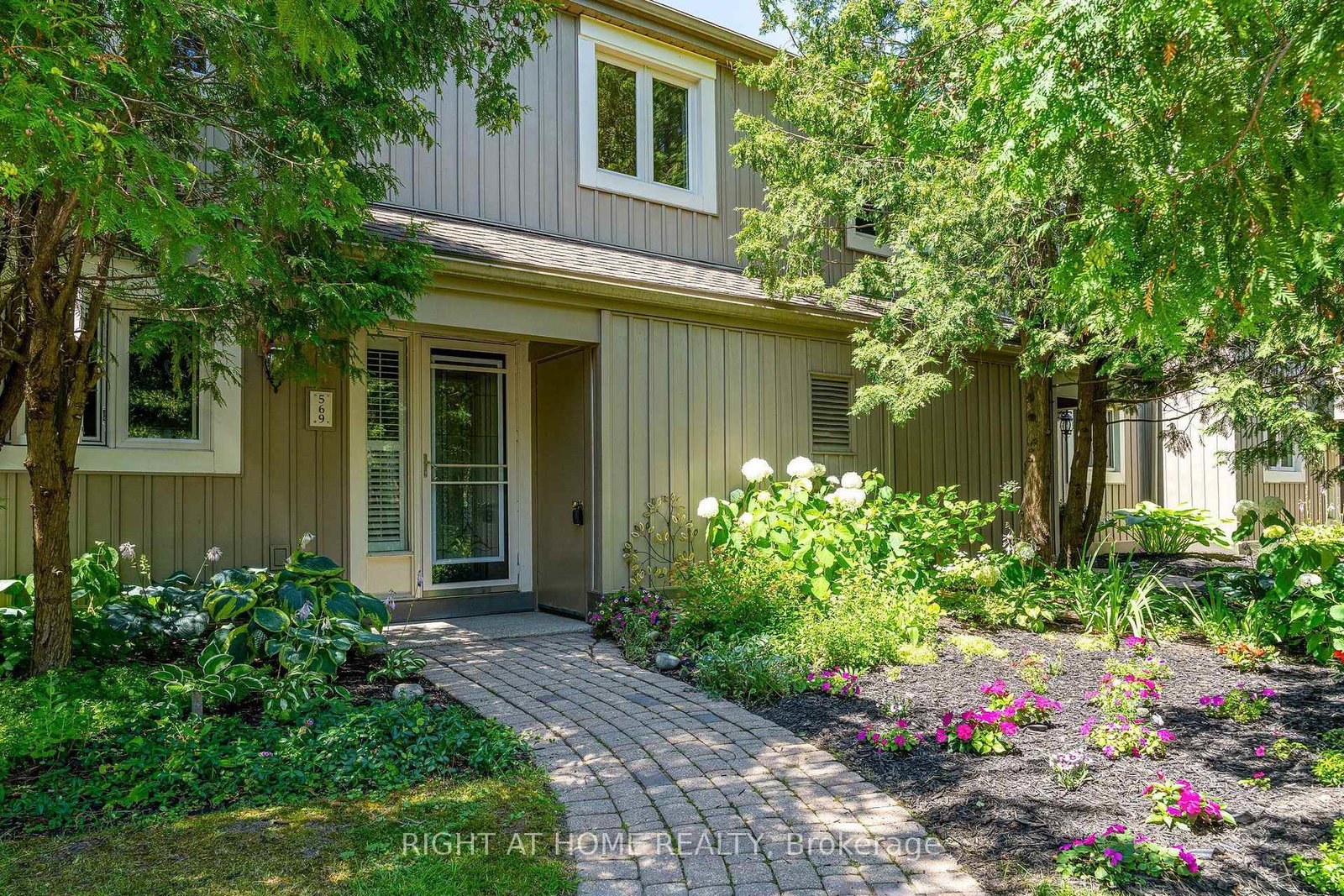 56oxbow-crescent-collingwood-ontario-s13609880