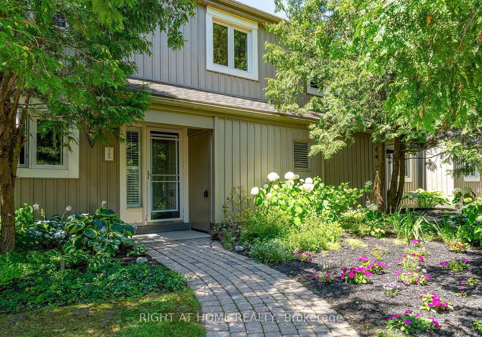 56oxbow-crescent-collingwood-ontario-s13609880