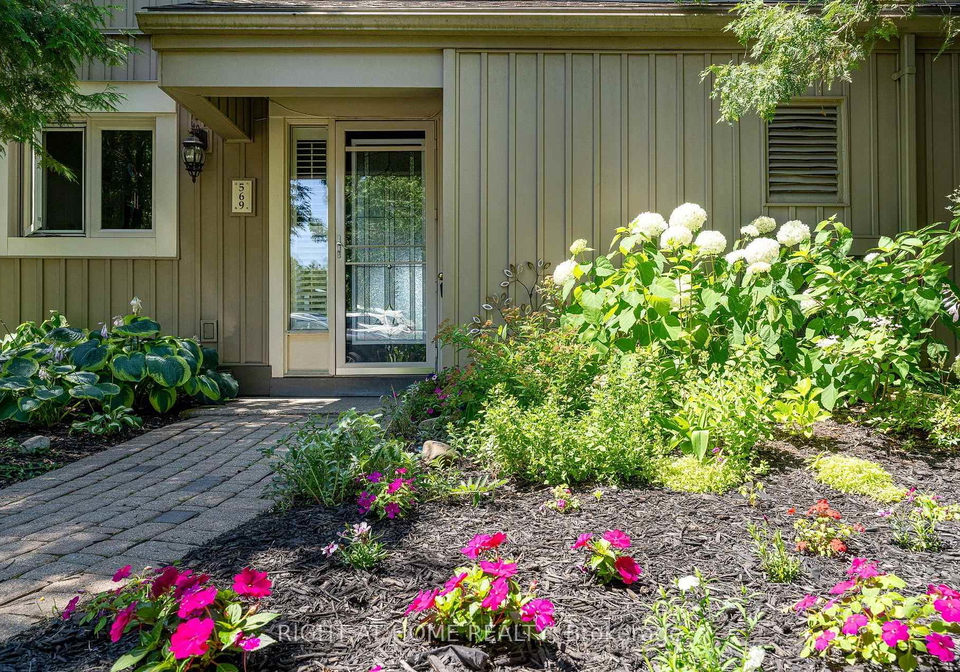 56oxbow-crescent-collingwood-ontario-s13609880