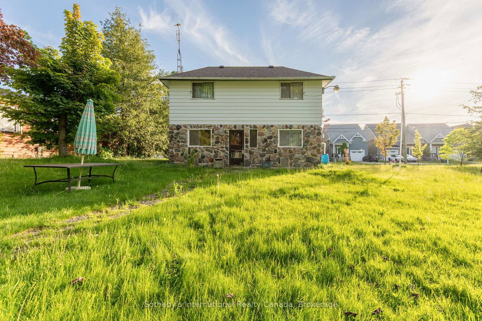 19-62nd-street-s-wasaga-beach-ontario-s13609986
