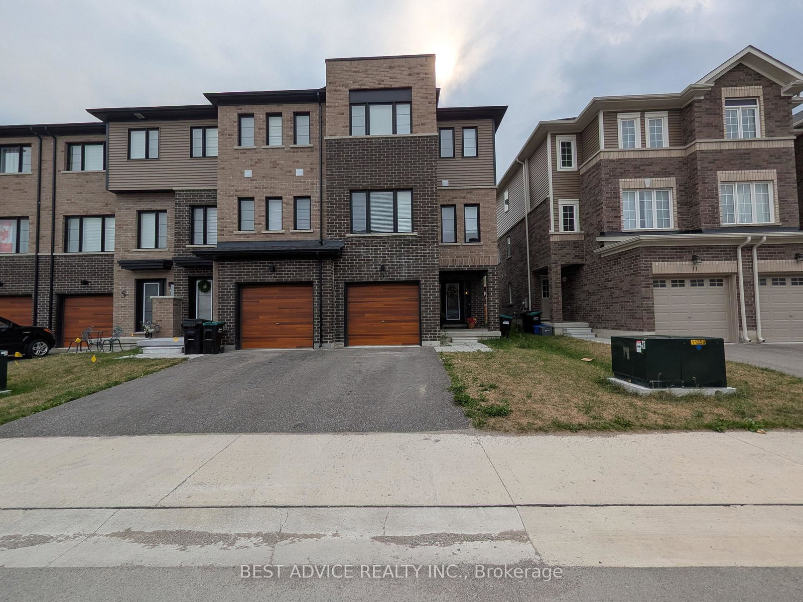 9-pumpkin-corner-crescent-barrie-ontario-s13611054