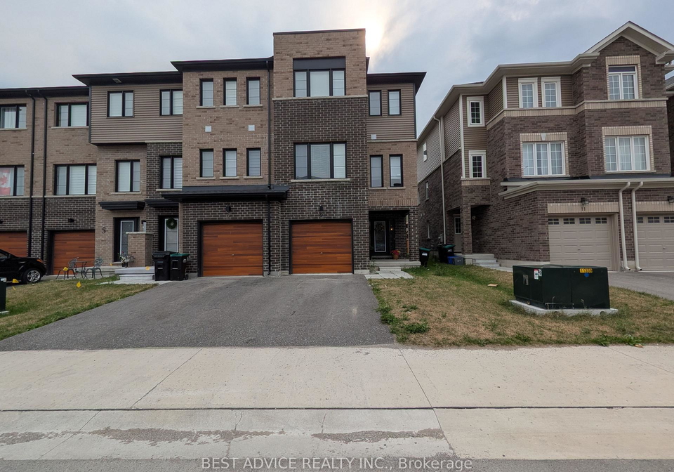 9-pumpkin-corner-crescent-barrie-ontario-s13611054