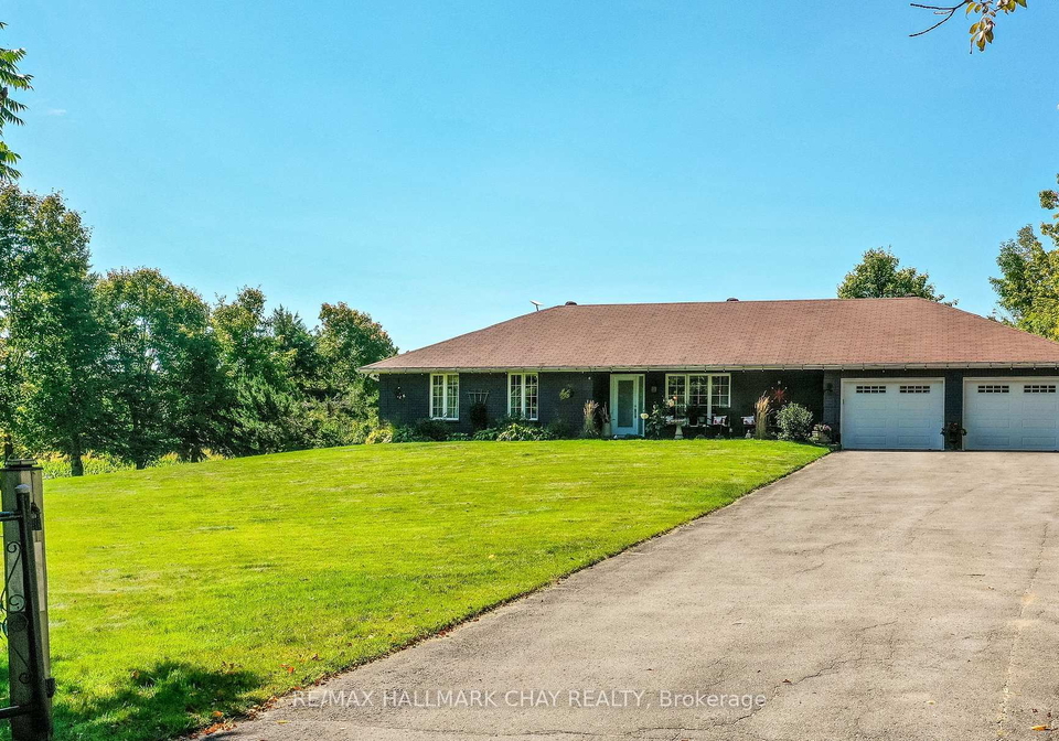 1440-2-line-n-oro-medonte-ontario-s13611426