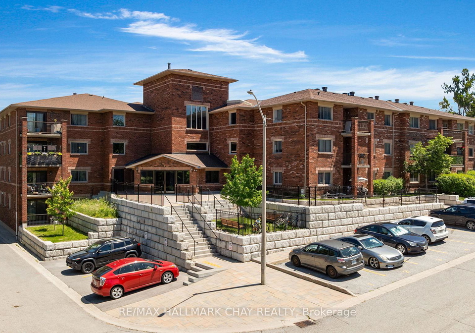 1-quail-crescent-barrie-ontario-s13612598