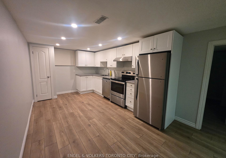 17-centre-street-barrie-ontario-s13613518