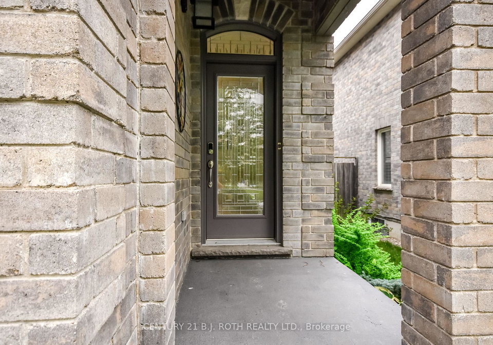 20-falcon-crescent-barrie-ontario-s13621018