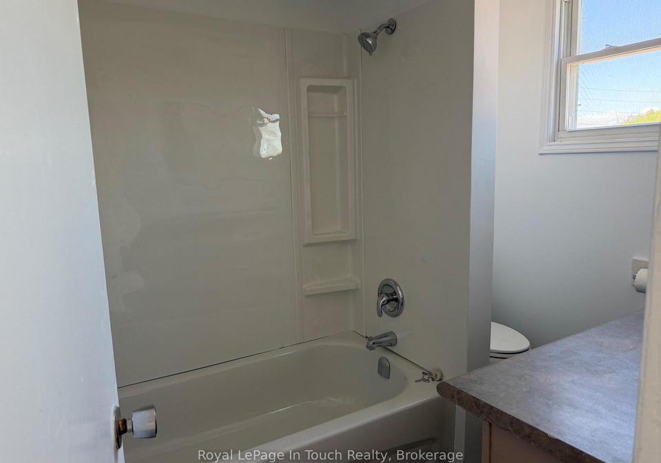 519-yonge-street-midland-ontario-s13624322