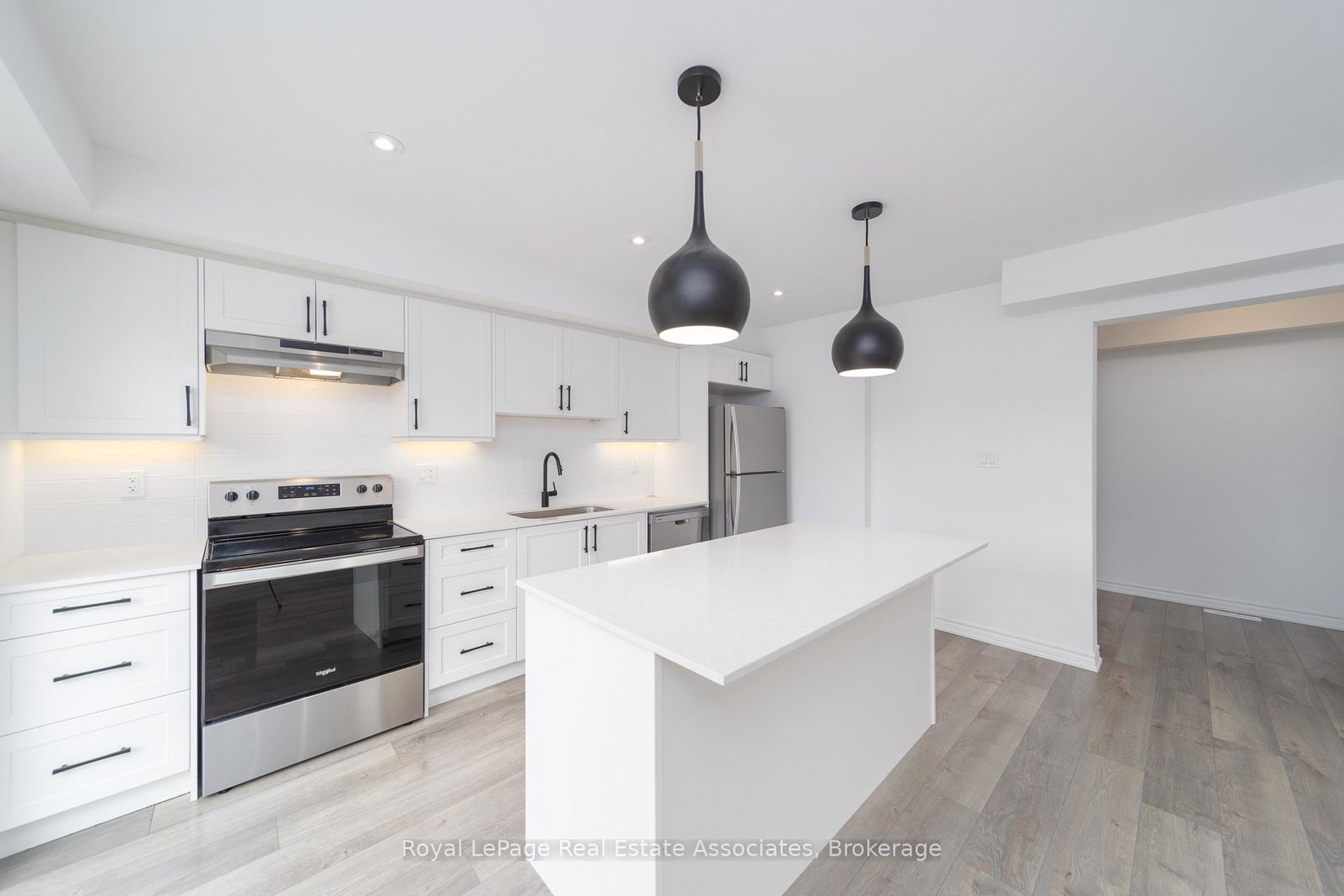 12-hay-lane-barrie-ontario-s13626130