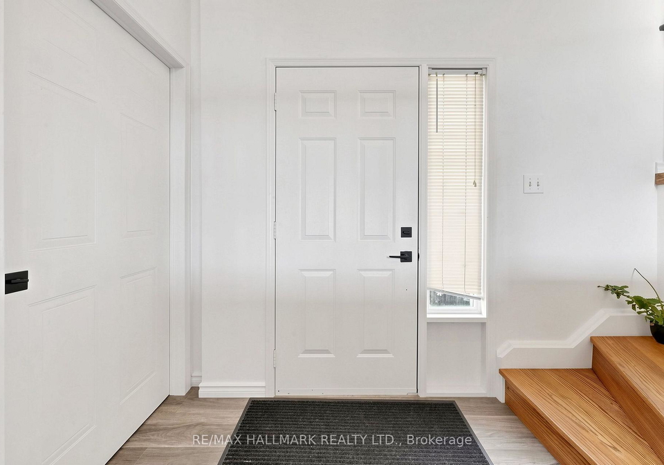 90-barre-drive-barrie-ontario-s13626682
