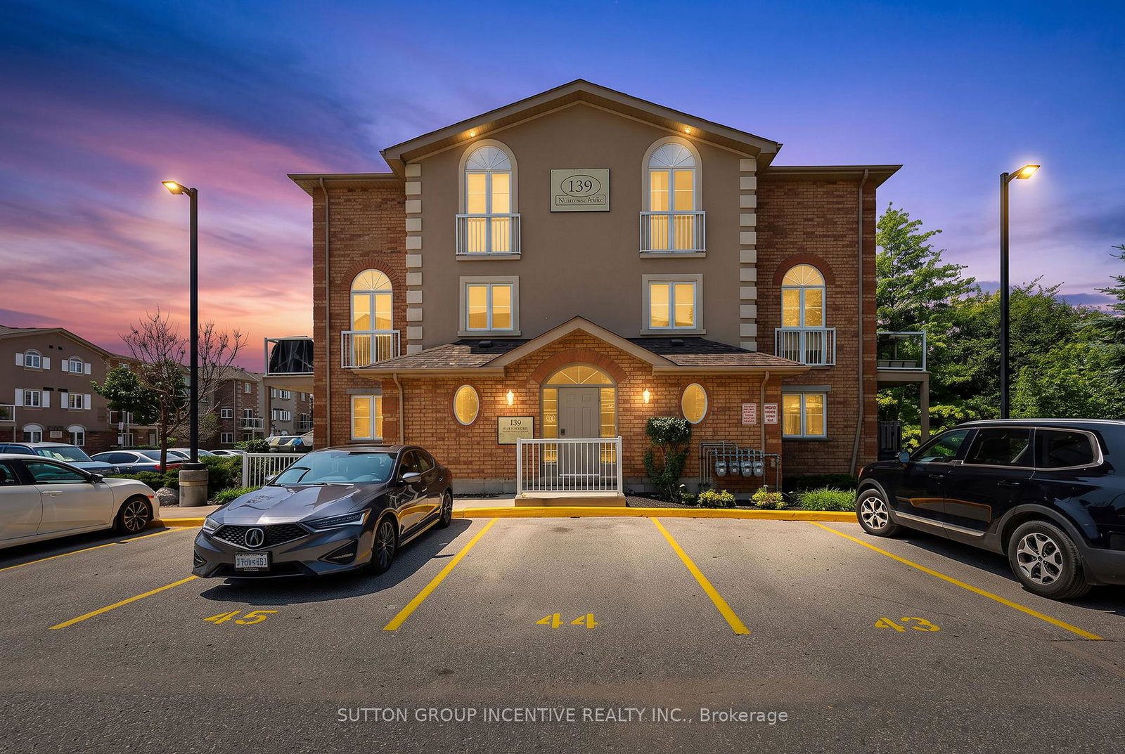 139-sydenham-wells-barrie-ontario-s13627626