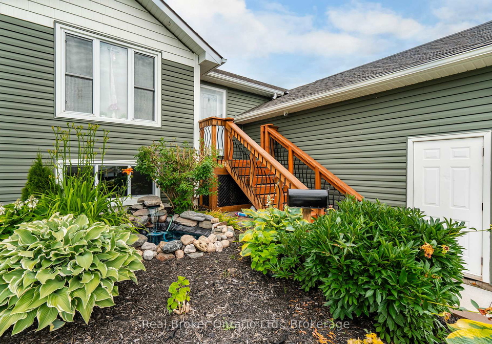 44-byrnes-crescent-penetanguishene-ontario-s13627630