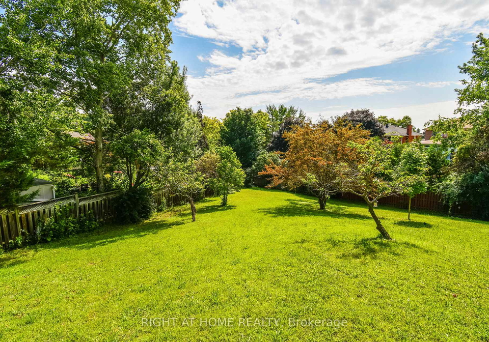 11-thackeray-crescent-barrie-ontario-s13628176