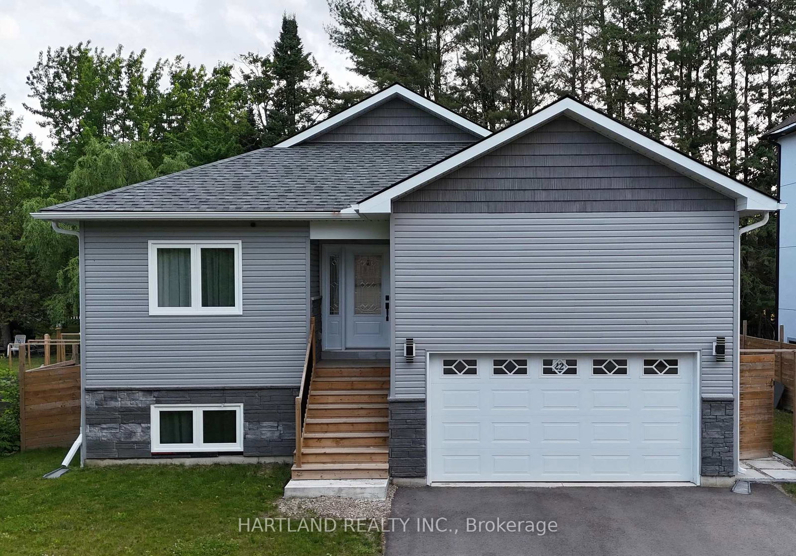 22-berkely-street-wasaga-beach-ontario-s13628510