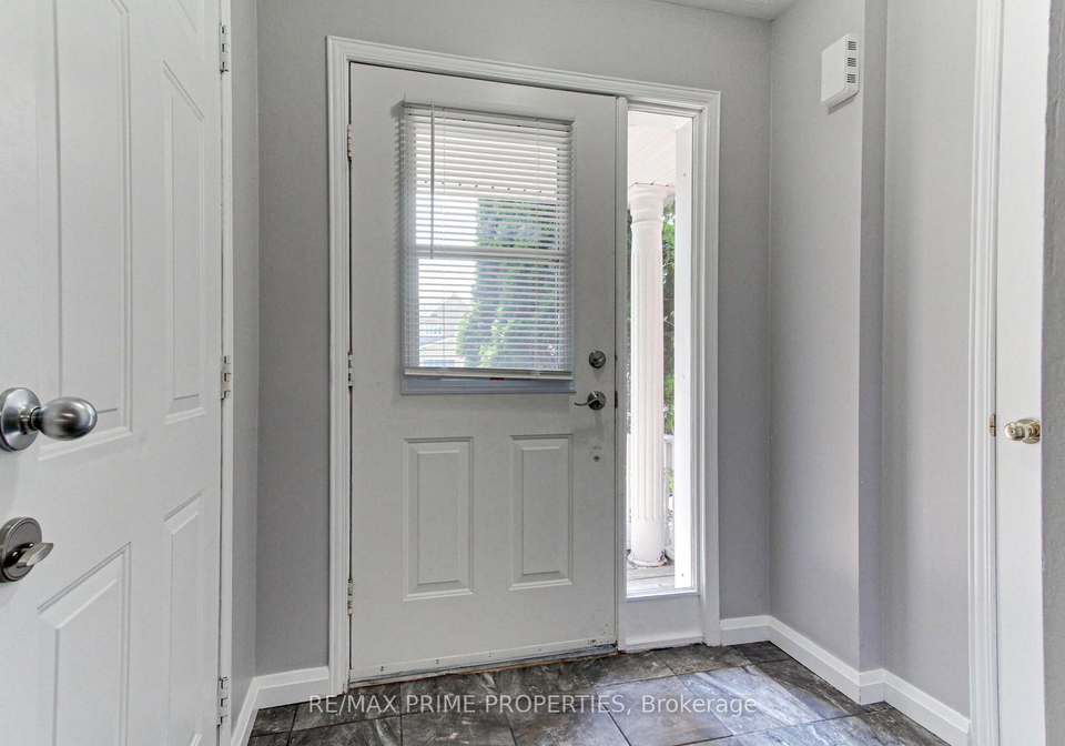 85-lyfytt-crescent-barrie-ontario-s13628764
