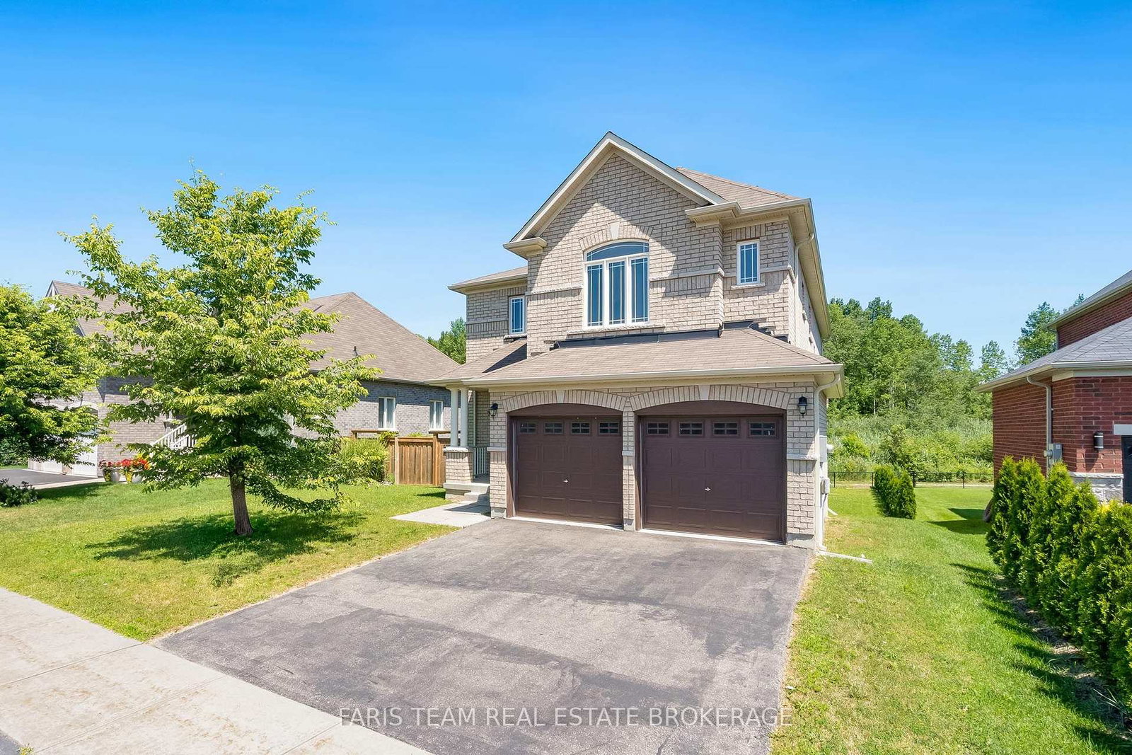 33-pearl-street-wasaga-beach-ontario-s13629264