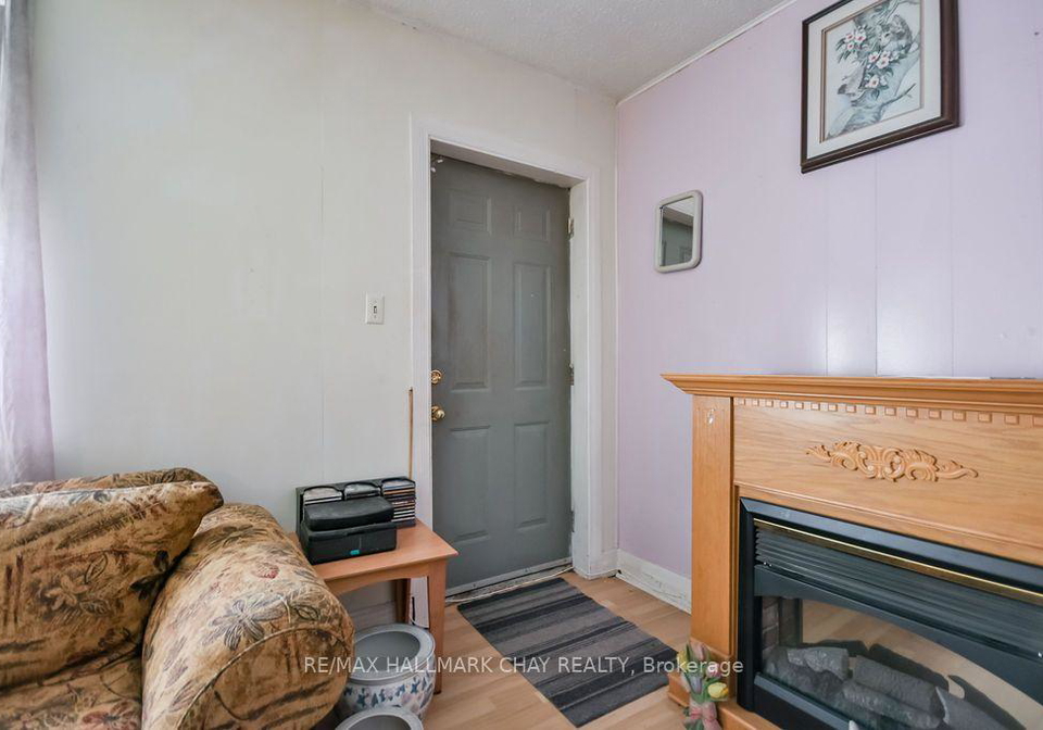 168-anne-street-s-barrie-ontario-s13631262