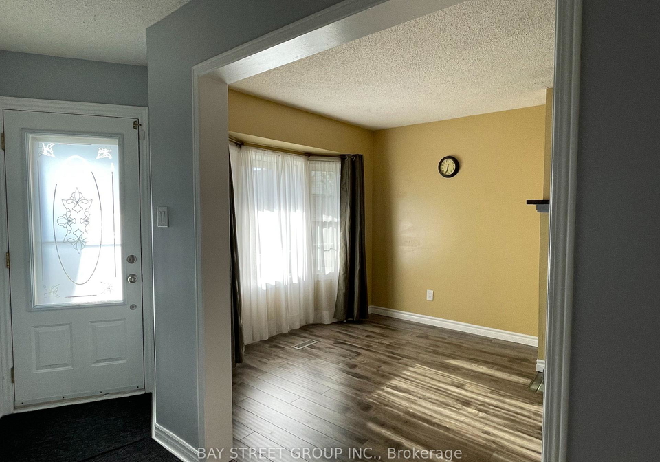 27-lindsay-court-barrie-ontario-s13632318