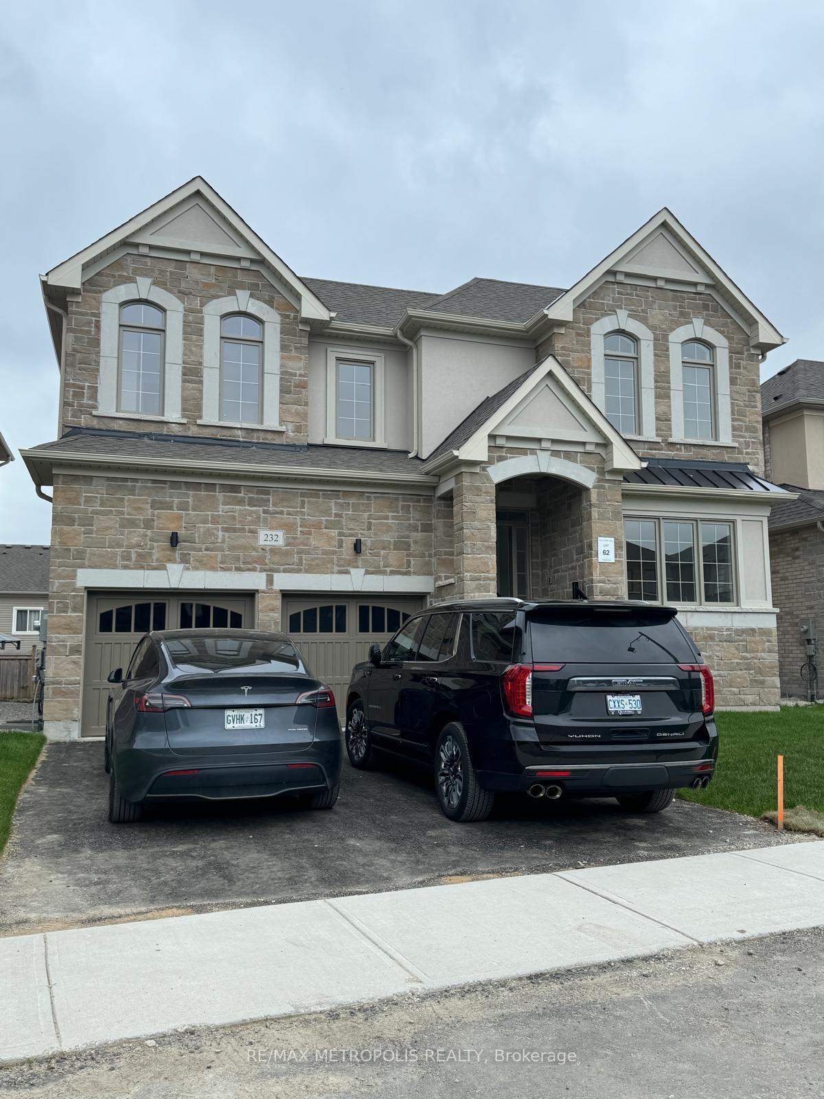 232-warden-street-clearview-ontario-s13635192