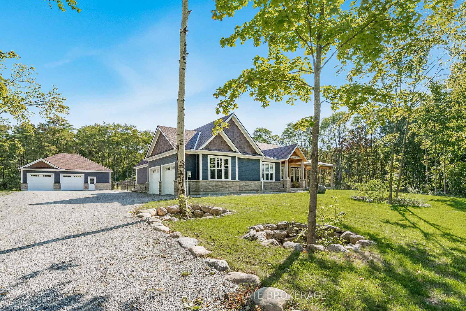 1555-baseline-road-s-tiny-ontario-s13635268
