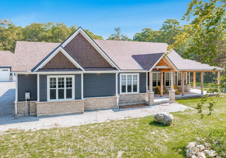 1555-baseline-road-s-tiny-ontario-s13635268