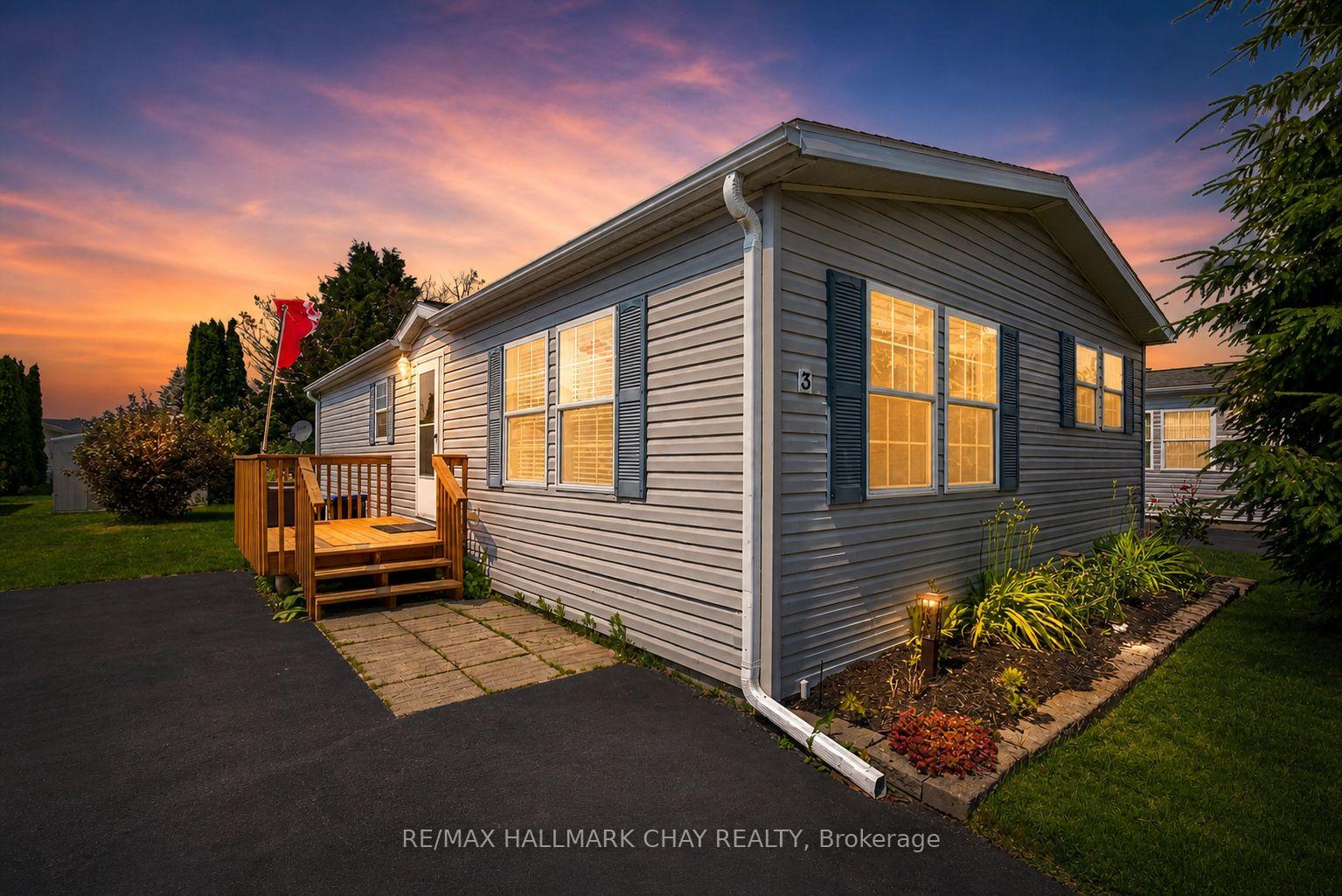 3-illinois-crescent-wasaga-beach-ontario-s13635778