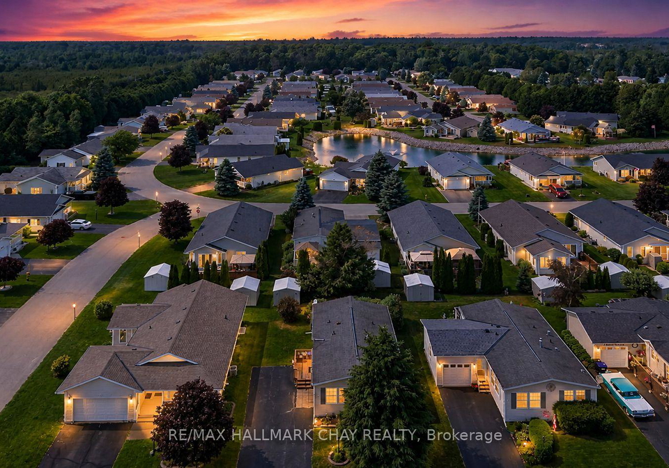 3-illinois-crescent-wasaga-beach-ontario-s13635778