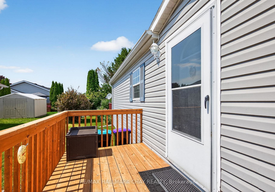 3-illinois-crescent-wasaga-beach-ontario-s13635778