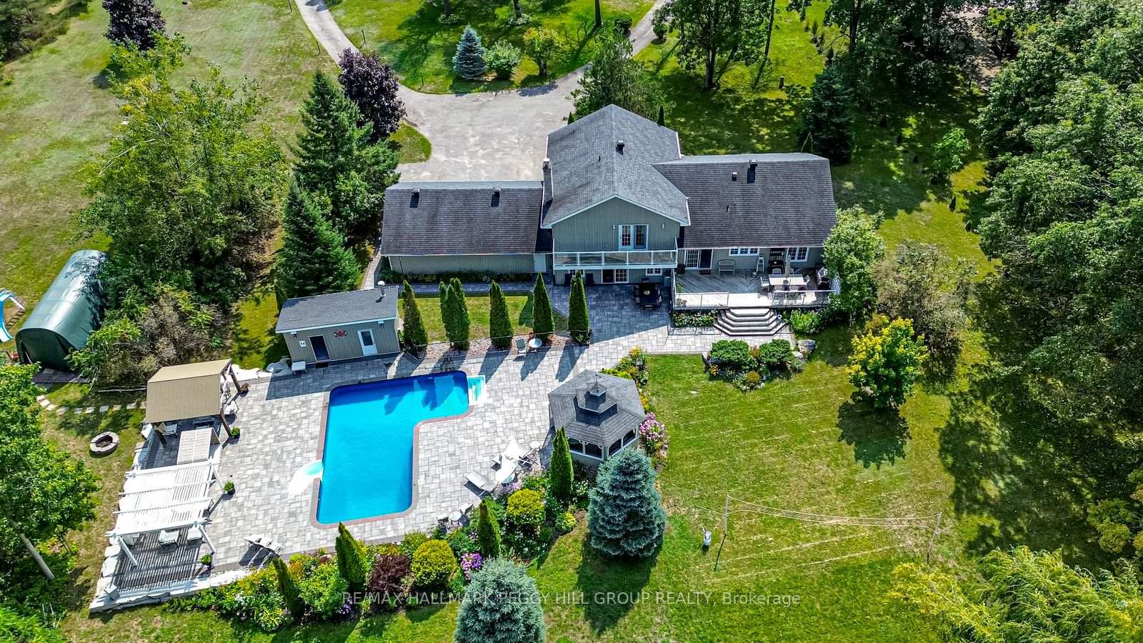 2-mills-circle-springwater-ontario-s13636370