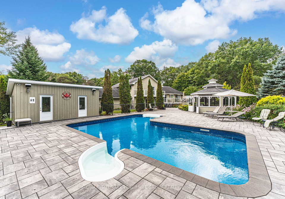 2-mills-circle-springwater-ontario-s13636370