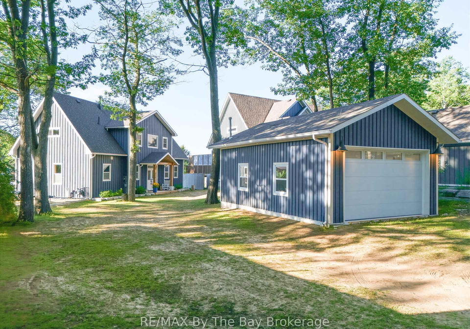 2056-river-road-w-wasaga-beach-ontario-s13637718