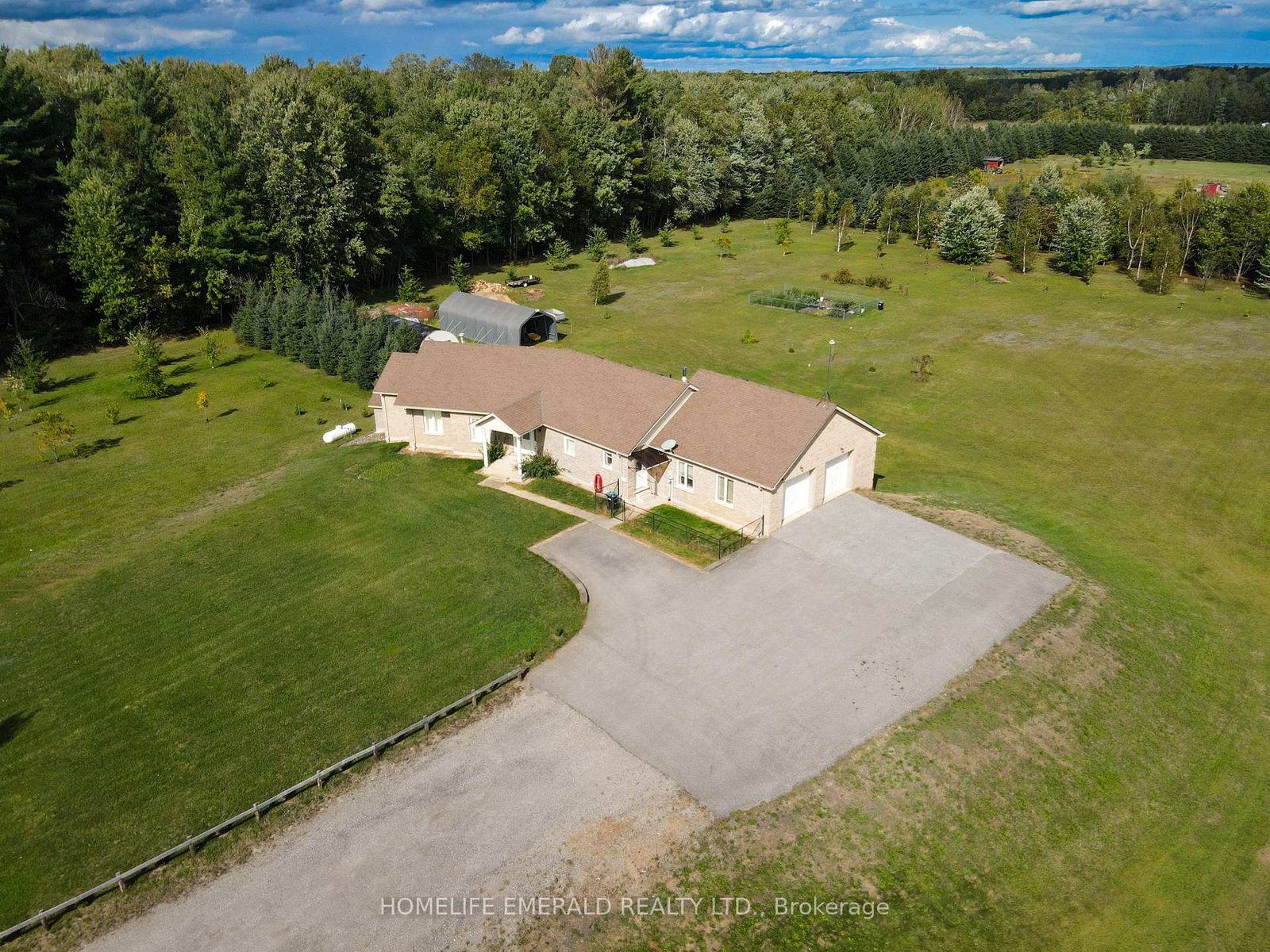 3175-34-concession-clearview-ontario-s13638372