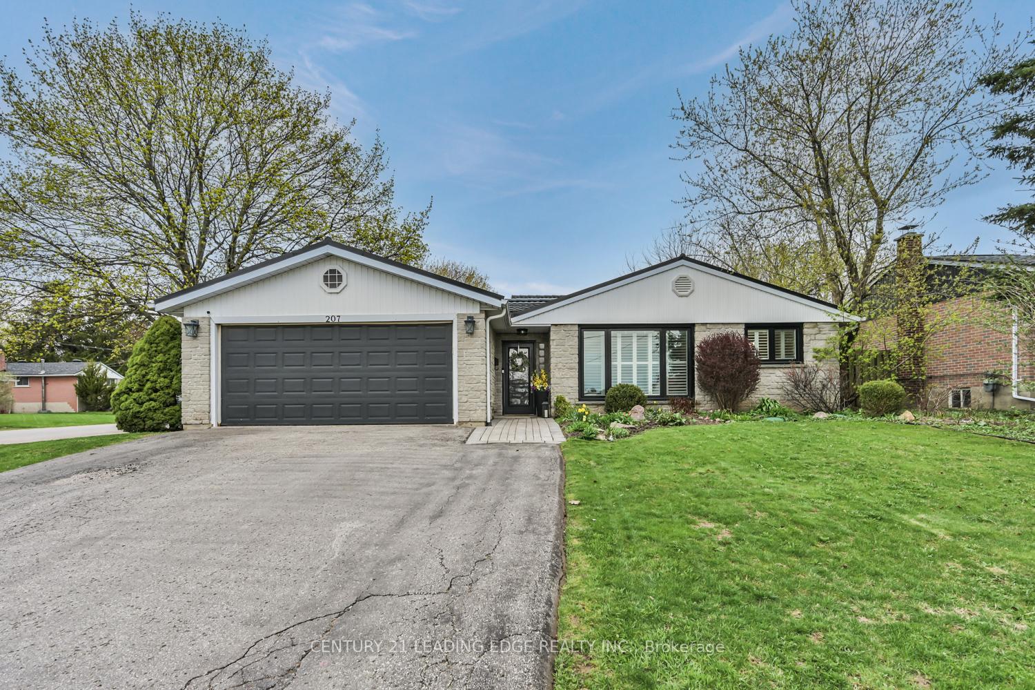207-yeates-avenue-barrie-ontario-s13639158