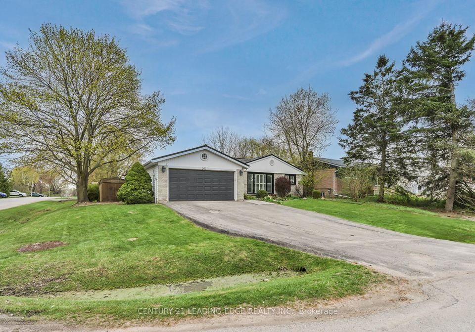 207-yeates-avenue-barrie-ontario-s13639158