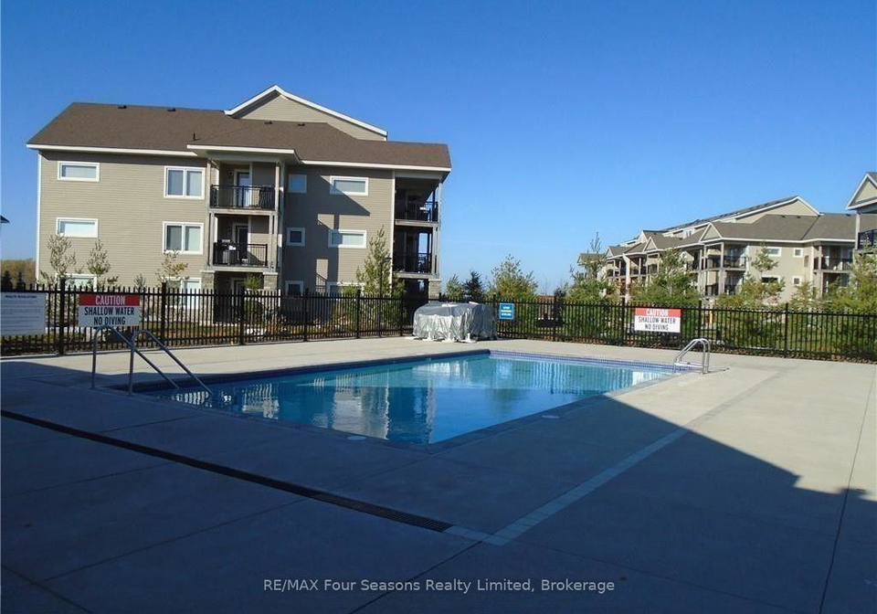 7-anchorage-crescent-collingwood-ontario-s13639340