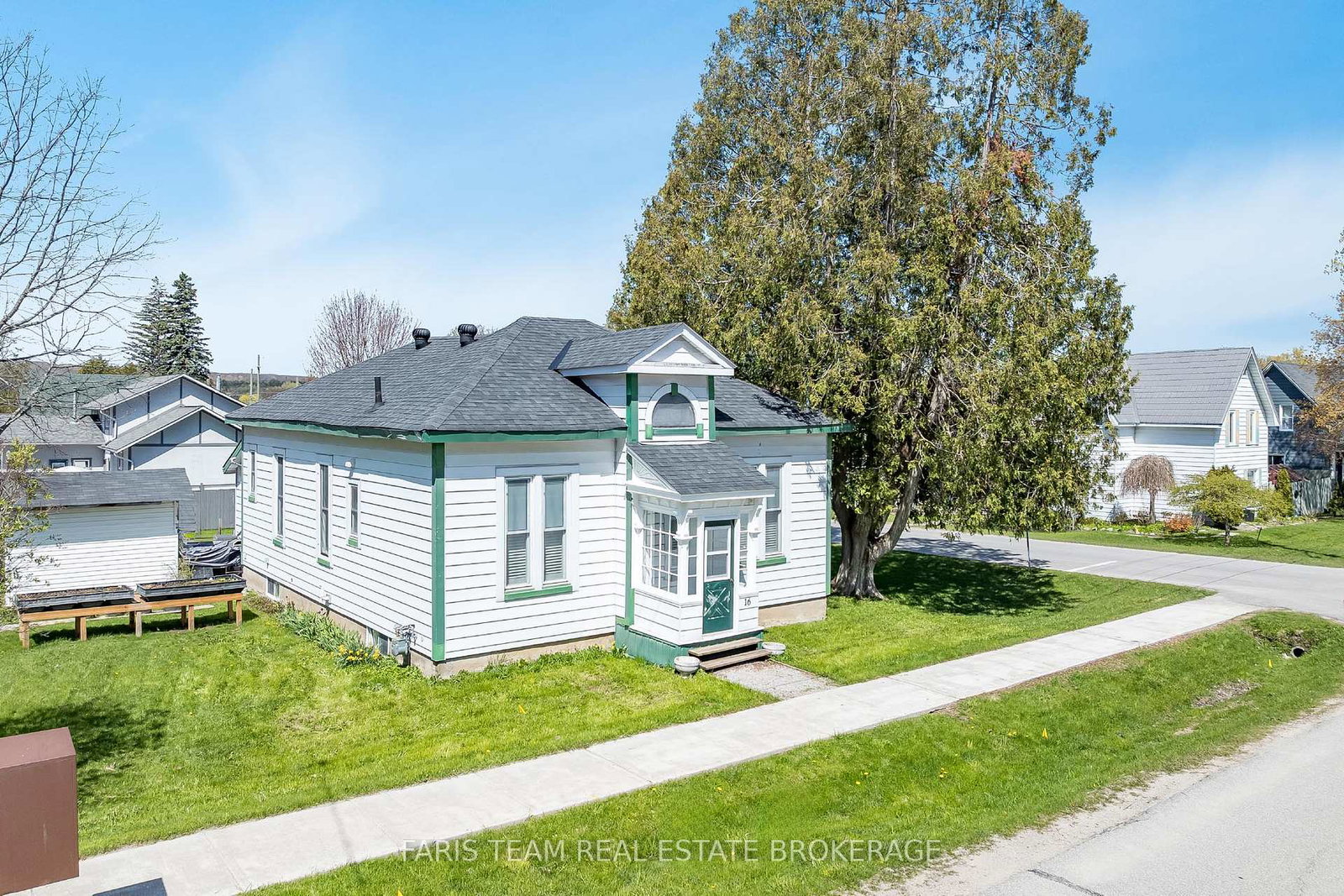 16-peel-street-penetanguishene-ontario-s13639434