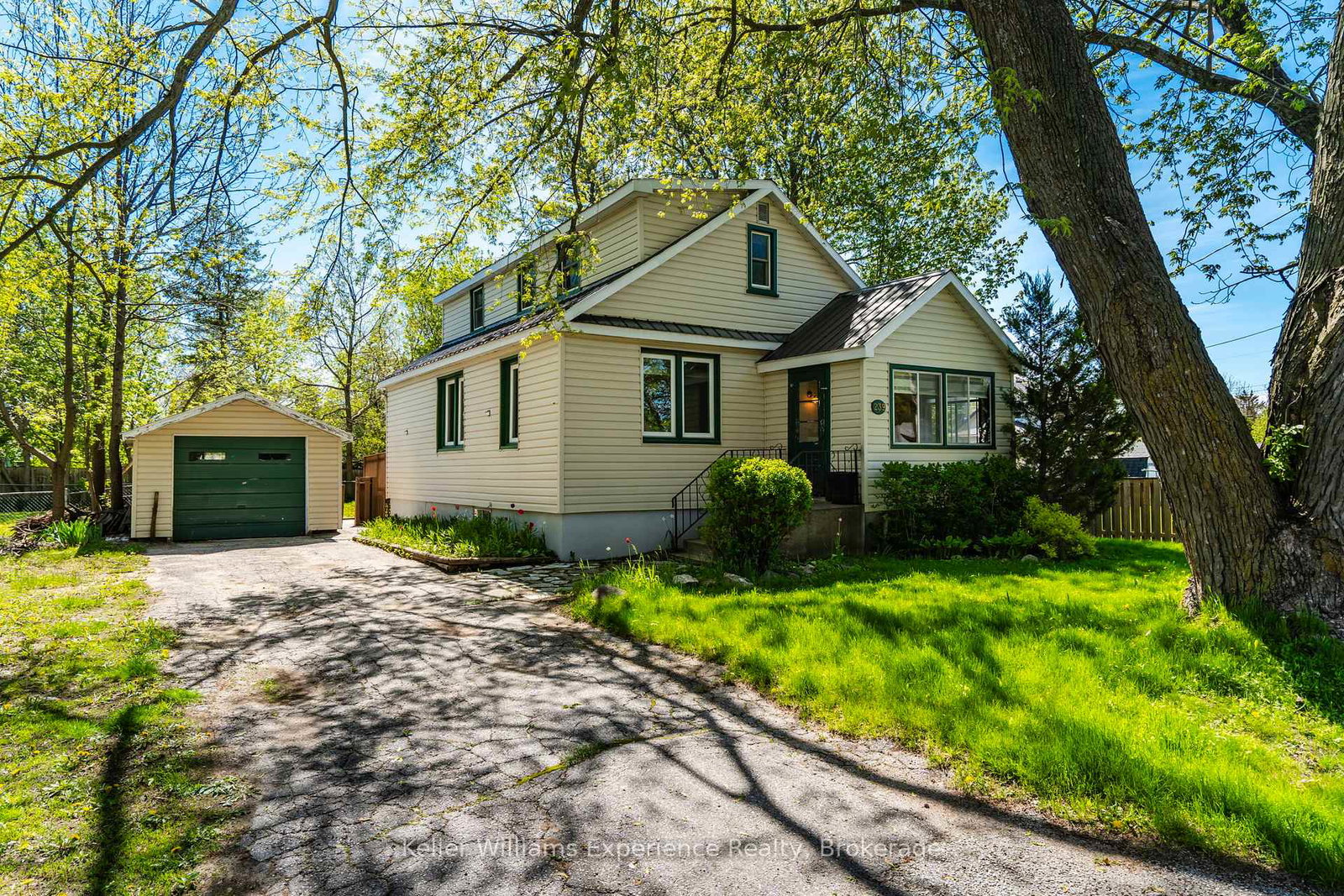 239-oak-street-clearview-ontario-s13643542