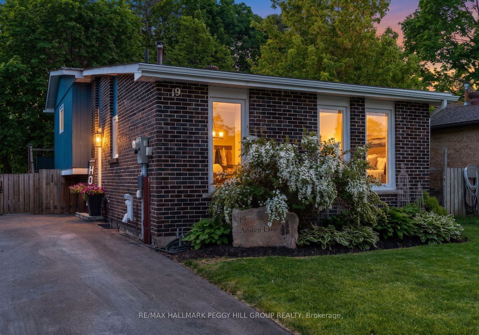 19-austen-lane-barrie-ontario-s13644140