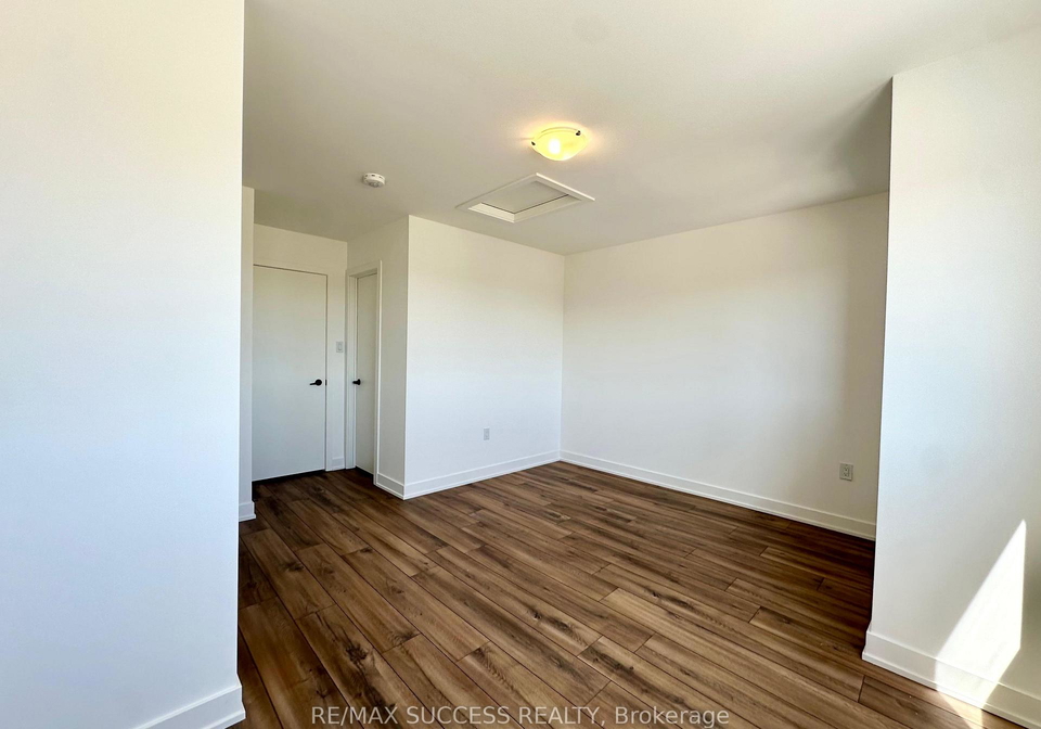49-flan-boulevard-barrie-ontario-s13649310