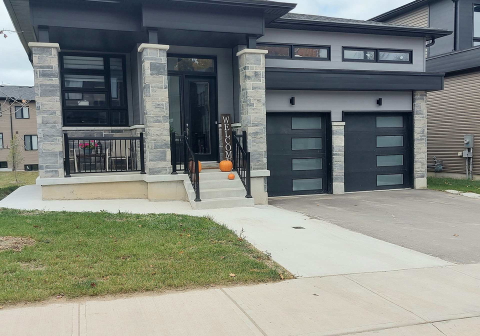 92-berkely-street-wasaga-beach-ontario-s13650974