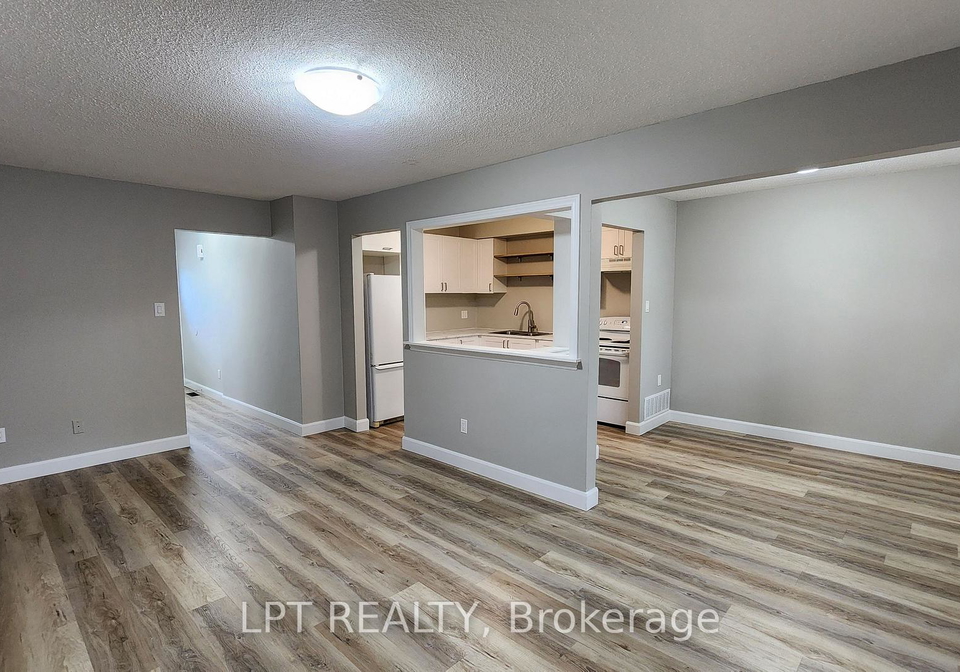 38-chaucer-crescent-barrie-ontario-s13653326