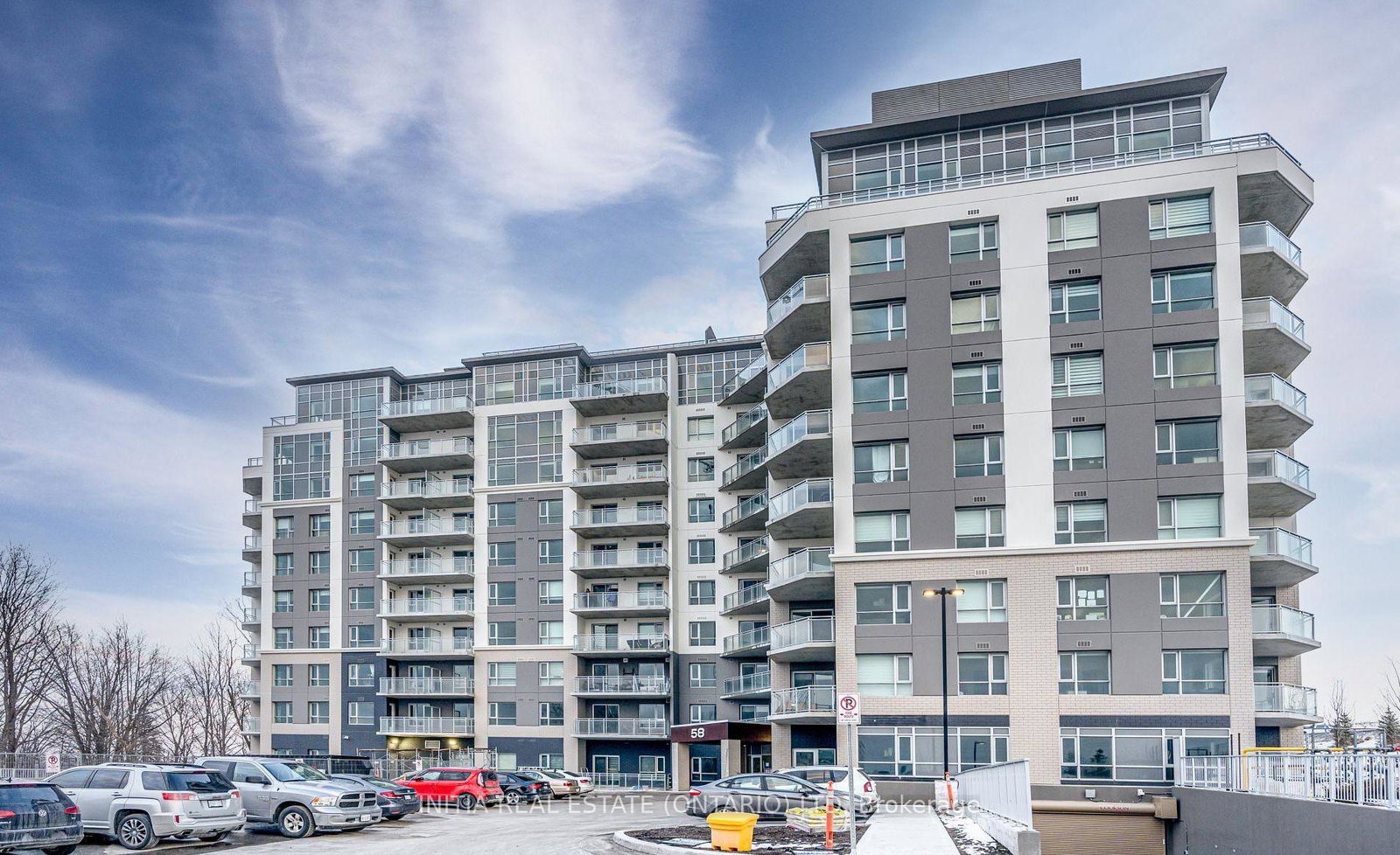 58-lakeside-sharedkitchen-terrace-barrie-ontario-s13653422